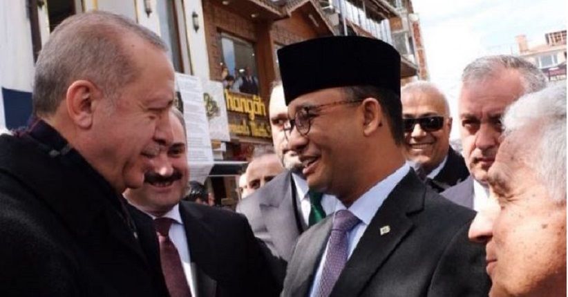Anies Dikerubuti Anak-Anak Turki sambil Diteriaki Gubernur Indonesia