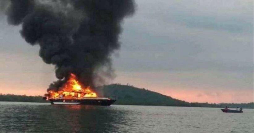 KM Karya Indah Terbakar di Perairan Pulau Lifamatola Maluku Utara