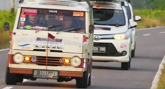 3 MPV Toyota Tempuh Perjalanan Indonesia-Timor Leste 8.000 Km