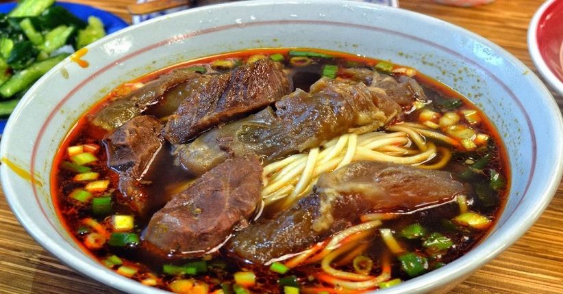 Makan yang Berkuah Segar dengan Sup Mi Daging Sapi Khas Taiwan