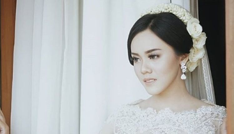 Selamat, Olla Rosa dan Irwan Latu Resmi Menikah