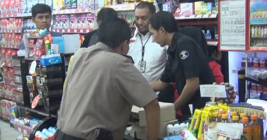 Komplotan Rampok Bersenpi Gasak Rp52 Juta Minimarket di Kramatjati