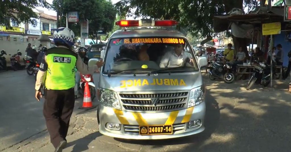 Lagi, Mobil Ambulans Masuk ke Mako Brimob Sore Ini
