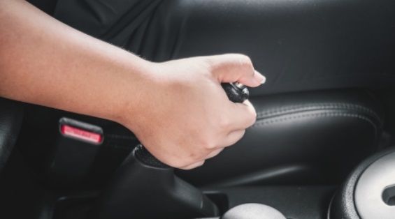 Tanda-Tanda Kampas Rem Tangan Mulai Menipis