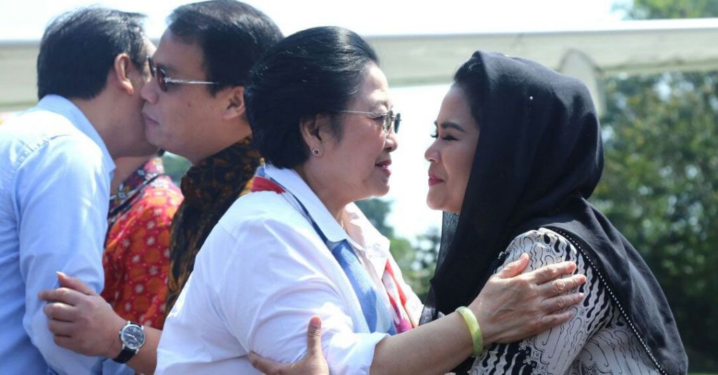 Libur Kampanye, Puti Dampingi Megawati Nyekar ke Makam Bung Karno