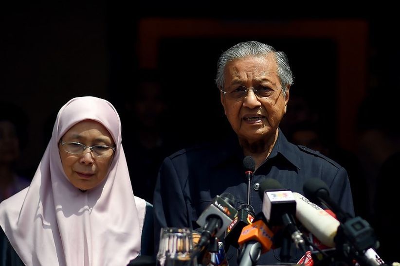 Cerita Wan Azizah Pilih Mahathir Mohamad Pimpin Oposisi Malaysia