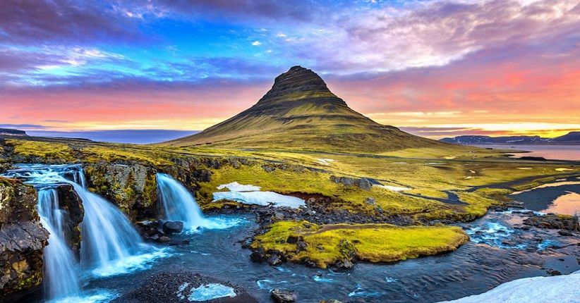 Selain Makan Hiu Fermentasi, Wisata Islandia Lihat Gunung Keemasan