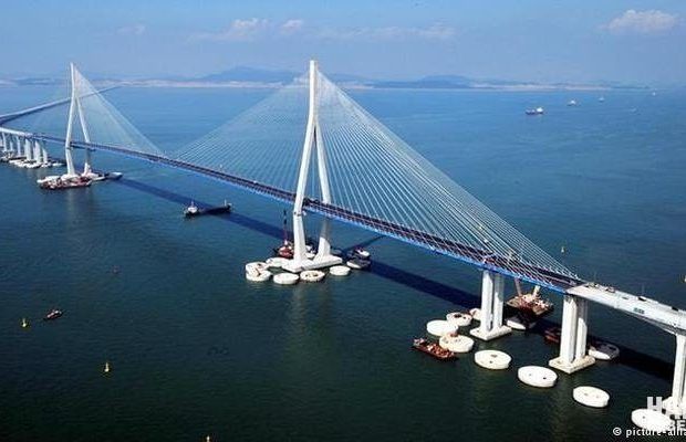 Putin Akan Resmikan Jembatan 19 Km Penghubung Krimea dan Rusia