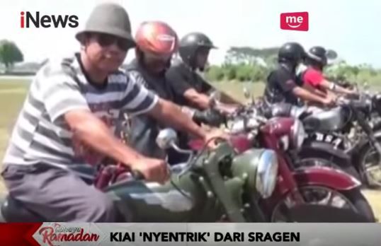 Mengenal Kiai Nyentrik Penggemar Motor Klasik di Sragen