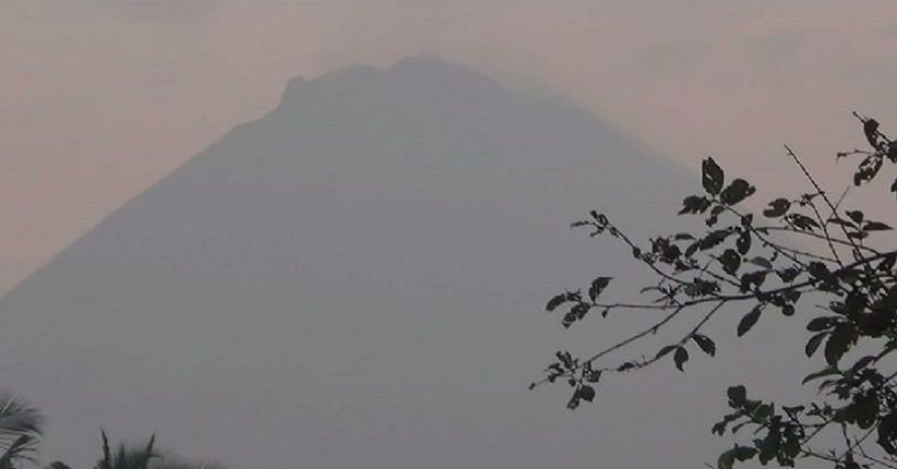 Gunung Merapi Luncurkan 10 Kali Guguran Lava Pijar Pagi Ini