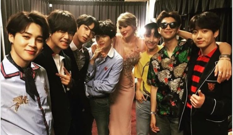 Rayakan Kemenangan BMA 2018, Taylor Swift Foto Bareng BTS