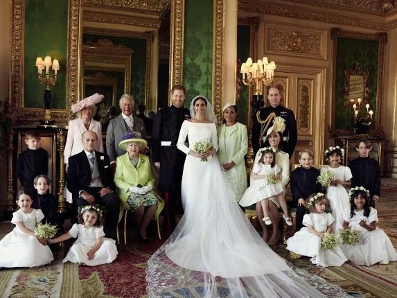 Kerajaan Rilis Foto Resmi Meghan Markle dan Pangeran Harry