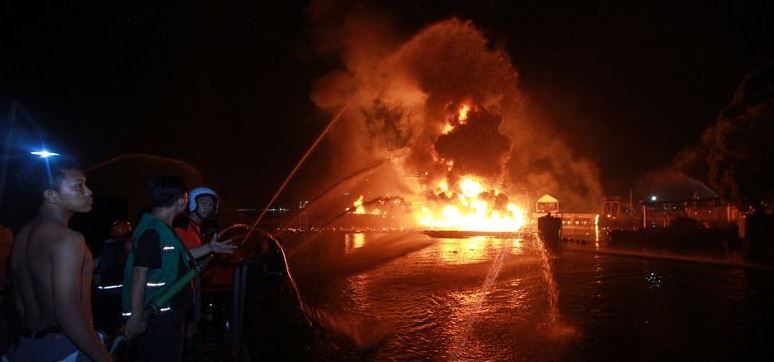 Kapal Tanker Terbakar, Pertamina Klaim Pasokan BBM Banjarmasin Aman
