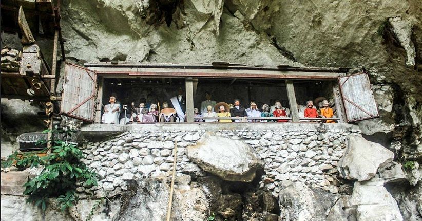 Wisata Tana Toraja, Kunjungi Kuburan Vertikal Londa yang Menyeramkan