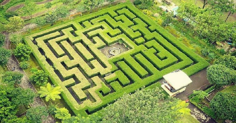 Wisata Unik di Malang, Jelajahi Wahana Eksotis Taman Labirin