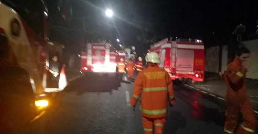 Kebakaran di Hotel Pullman Berhasil Dipadamkan, Satu Orang Pingsan