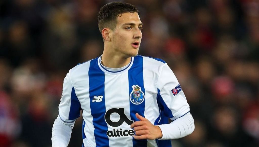 Bek Muda Portugal Rampungkan Tes Medis di Manchester United