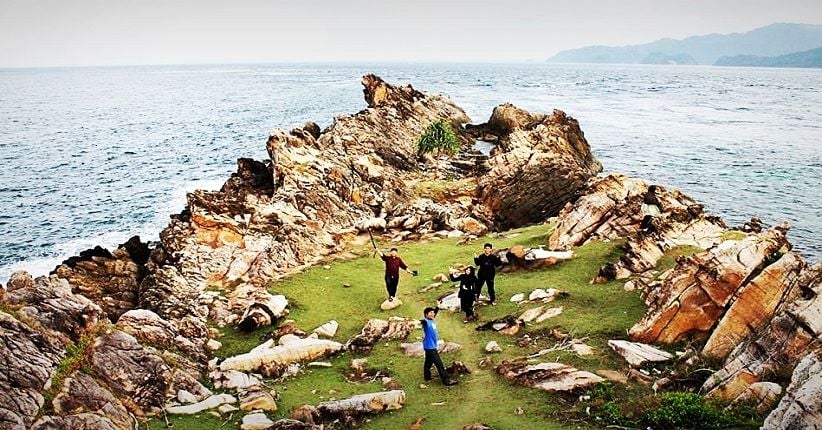 Mudik ke Aceh, Pulau Nasi Ada Batuan Berukir di Pantai Ujong Umpe