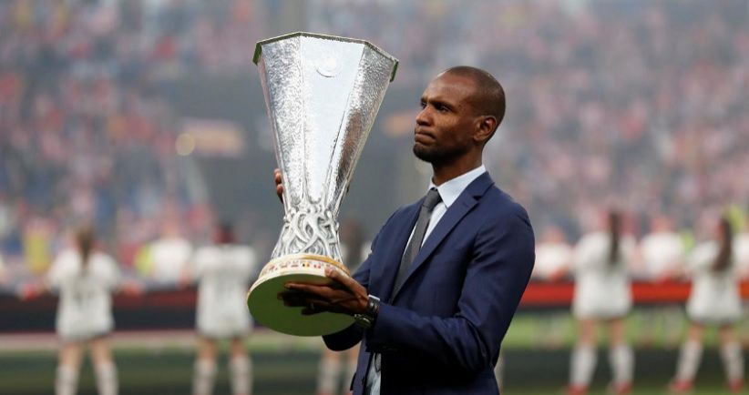 Olympique Lyon Berencana Bajak Eric Abidal dari Barcelona