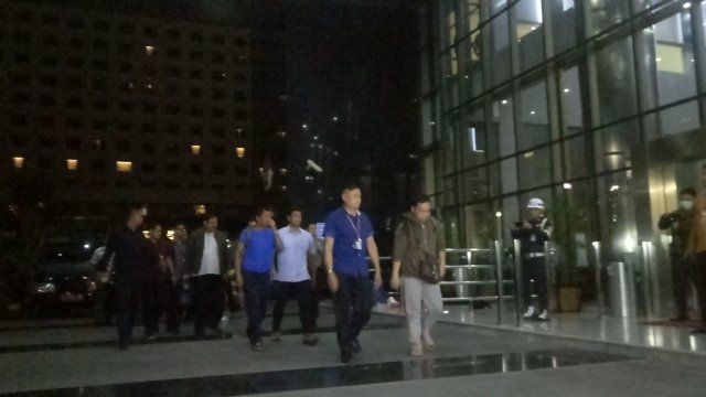 KPK Resmi Tahan Bupati Tulungagung