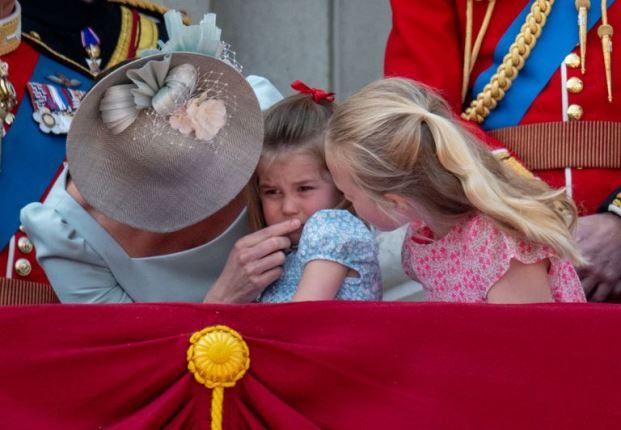 So Sweet, Princess Charlotte Nangis di Pelukan Kate Middleton