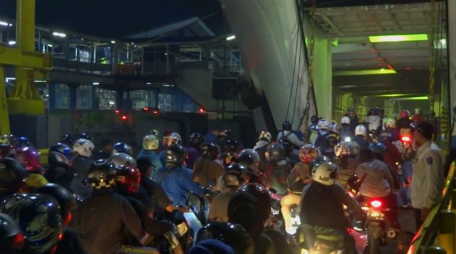 Kemenhub dan KAI Siapkan Gerbong Kereta Gratis untuk Motor di Masa Mudik