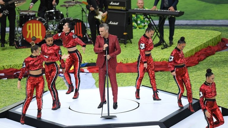Pesta Sepak Bola Terakbar Dimulai, Robbie Williams Guncang Rusia