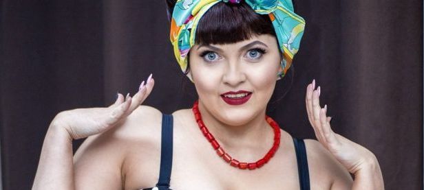 Guru Dipecat karena Pose Pakai Bikini di Instagram, Warga Rusia Marah