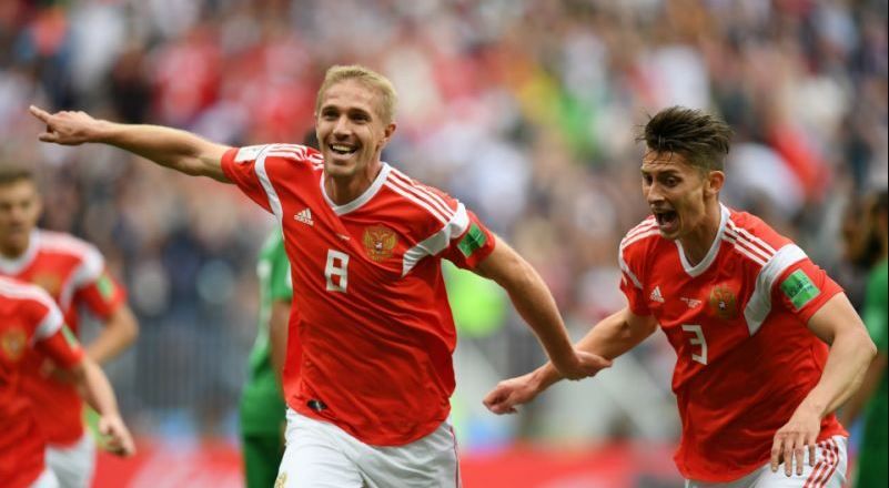 Cetak Gol Perdana, Timnas Rusia Samai Prestasi 6 Tuan Rumah Sebelumnya
