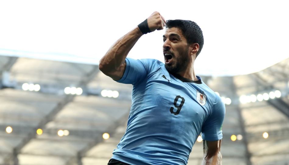 Gol di Laga ke-100 Suarez Bawa Uruguay ke 16 Besar