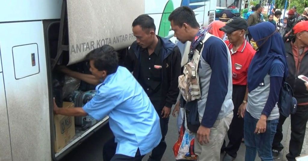7.507 Penumpang Tiba di Terminal Kalideres, Banyak Pemudik Ajak Teman