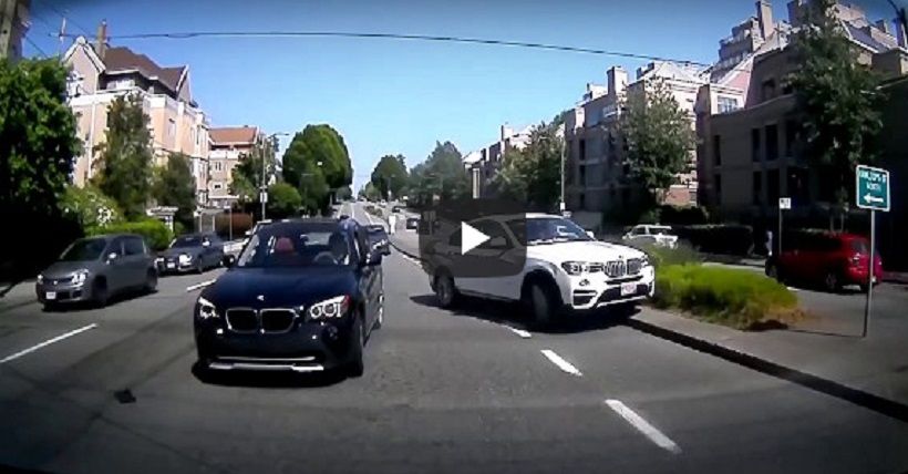 Video Detik-Detik BMW X4 Senggol X1 Nyaris Terguling