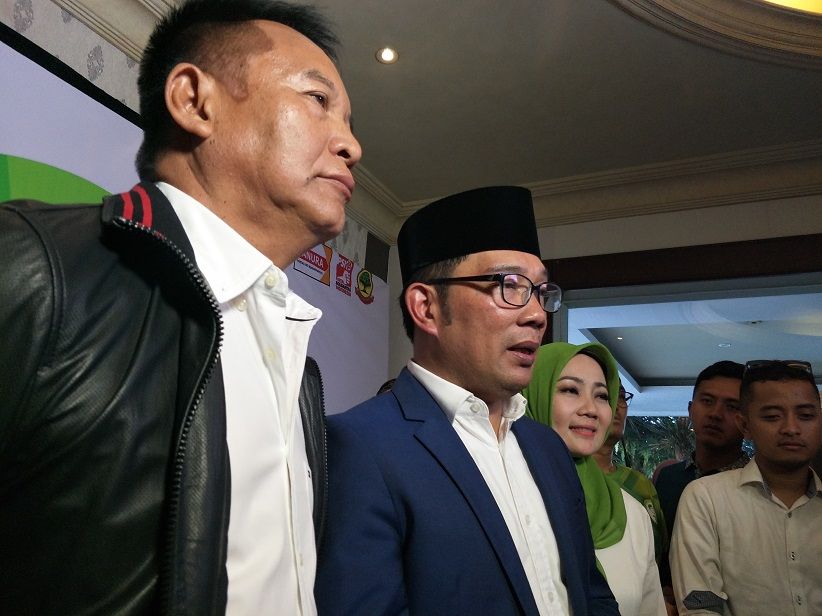 Kang Hasan Cagub Pertama yang Ucapkan Selamat pada Ridwan Kamil