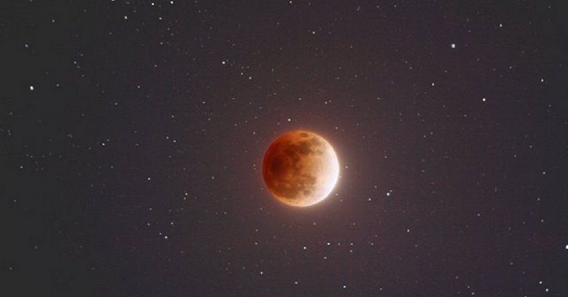 Fenomena Gerhana Bulan Total Terlama di Abad 21 Akan Sapa Bumi