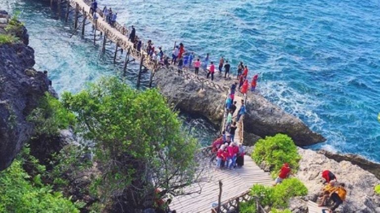 Tersembunyi di Sulsel, Eksplor Pantai Appalarang yang Mirip Raja Ampat