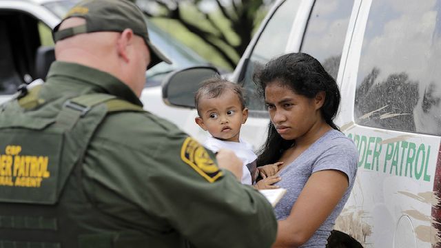 Satukan Orangtua dan 3.000 Anak Imigran, AS Lakukan Tes DNA
