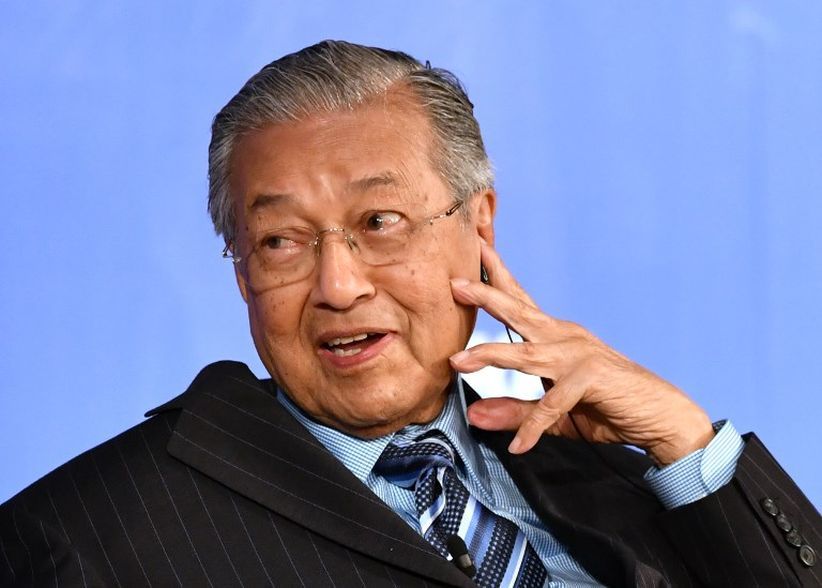 Rekening Bank Cucu Najib Razak Dibekukan, Ini Kata Mahathir