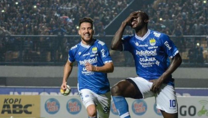 Gol NDouassel ke Gawang PSIS Bawa Persib Dekati Papan Atas