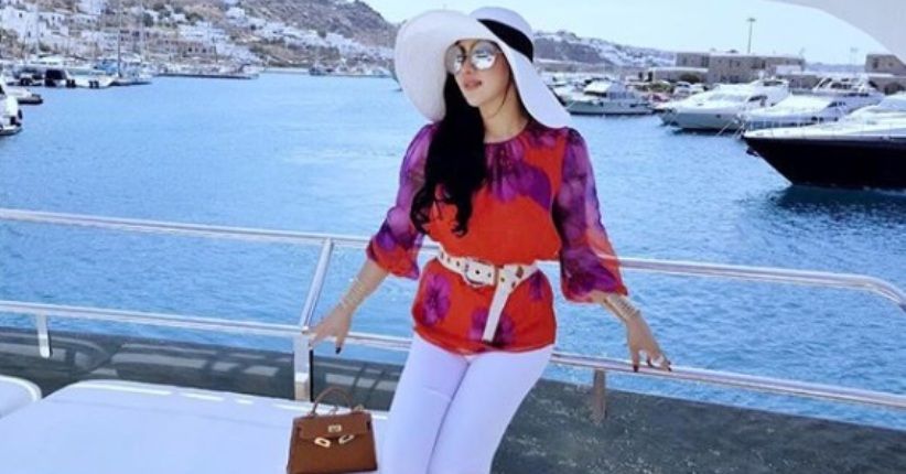 Intip 4 Gaya Kasual Syahrini yang Glamor dan Mahal