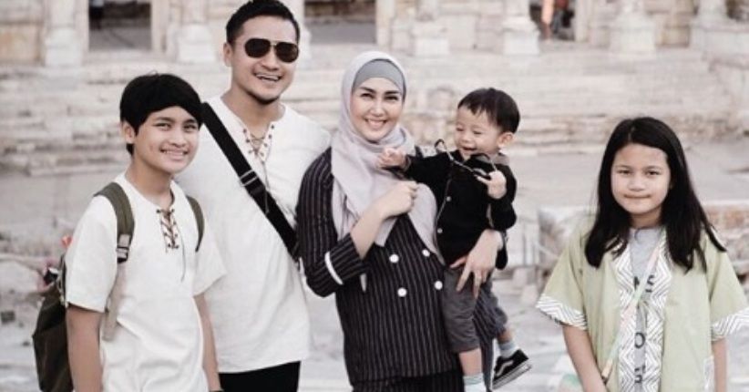 Banyak Selebriti Hijrah, Arie Untung Nostalgia Masa Lalu