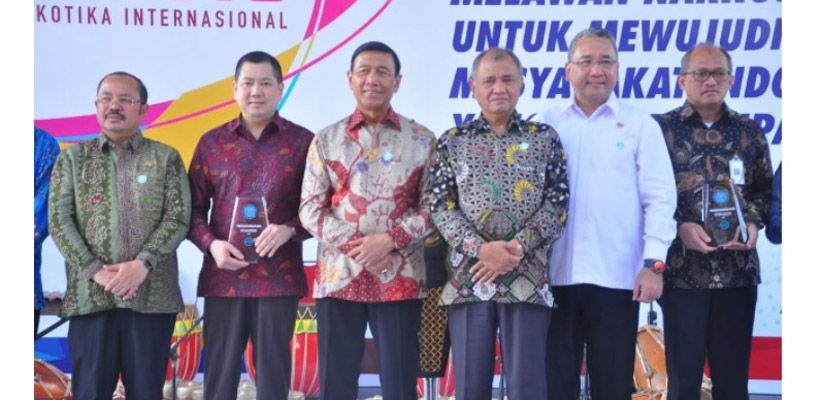 Terima Penghargaan dari BNN, HT: Mari Bersama Perangi Narkoba