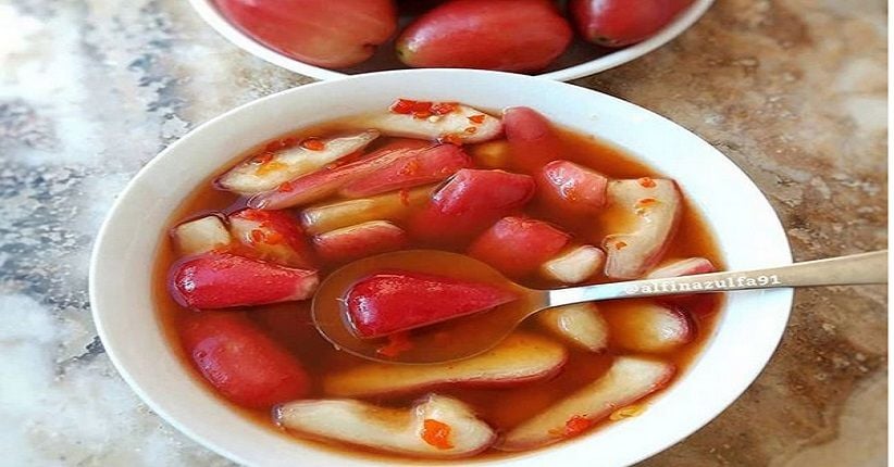 Segarnya Asinan Jambu Air, Paling Enak Dimakan Siang Hari