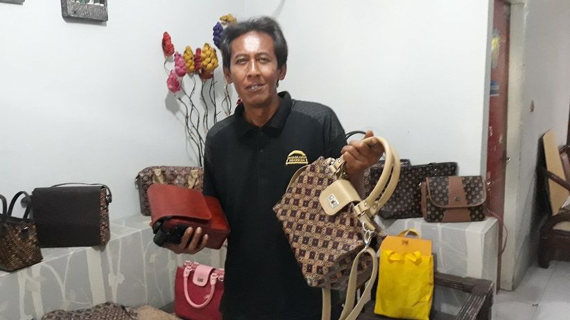 UKM Bantul, Sulap Kertas Semen Jadi Tas Cantik Bernilai Ekonomis