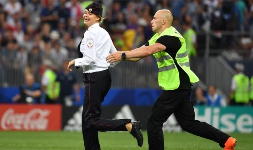 Masuk Lapangan di Final Piala Dunia, 4 Wanita Pussy Riot Masih Ditahan