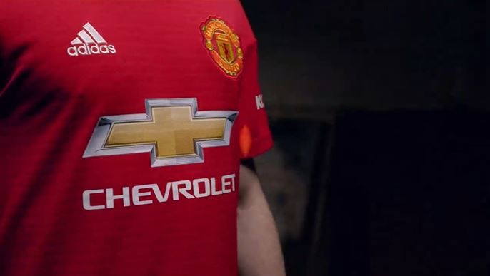 Terinspirasi Sejarah Klub, MU Pamerkan Kostum Kandang 2018/2019