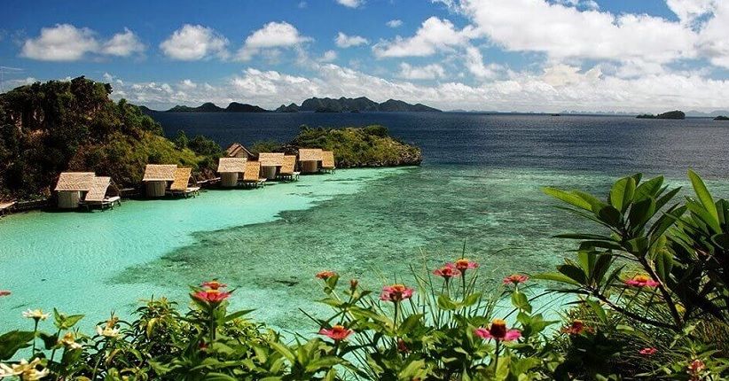Menikmati Senja di Pulau Kecil Karimunjawa sambil Berenang dengan Hiu