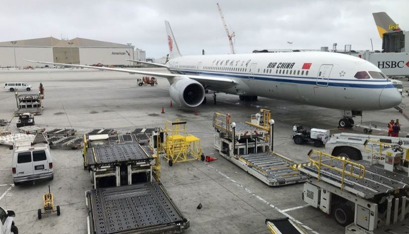 Kopilot Merokok saat Penerbangan, Maskapai Air China Dihukum