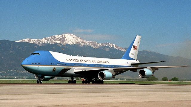  Penyusup Masuk ke Pangkalan Udara AS Markas Air Force One, Kok Bisa ?