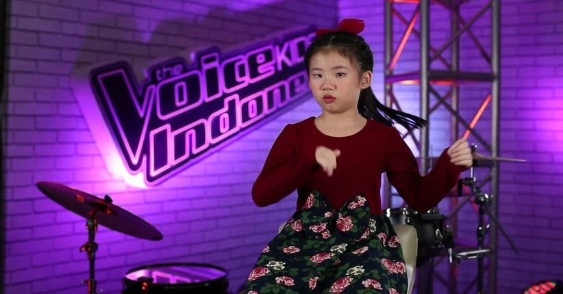 Bawakan Lagu Bjork Secara Unik, Kathlynn Pukau Coach Kaka