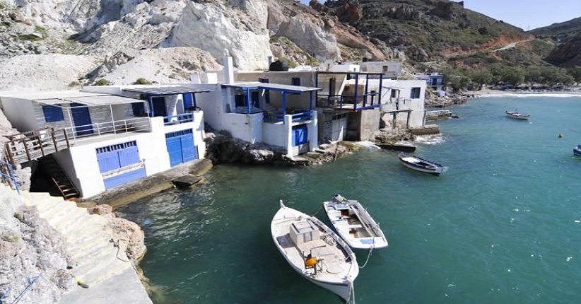 Mengintip Desa Cantik di Pulau Milos Yunani sambil Berburu Sunset